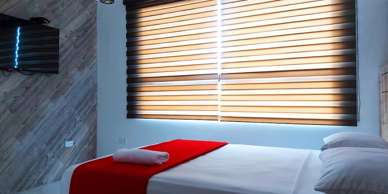 Hotel Murali - Cerca Del Aeropuerto De Guayaquil Ngoại thất bức ảnh