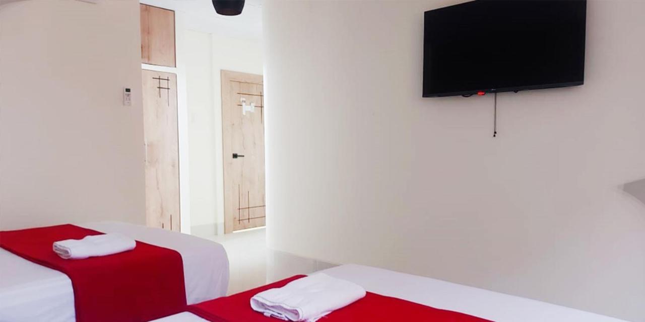 Hotel Murali - Cerca Del Aeropuerto De Guayaquil Ngoại thất bức ảnh