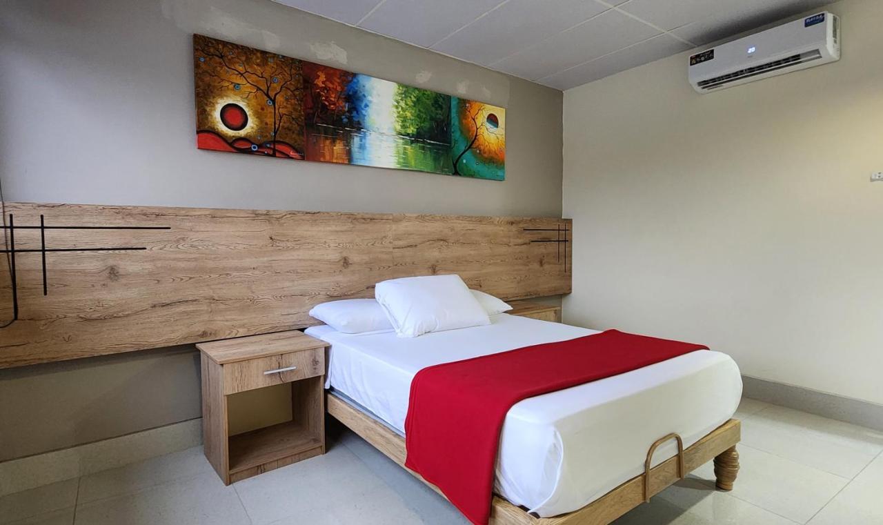 Hotel Murali - Cerca Del Aeropuerto De Guayaquil Ngoại thất bức ảnh