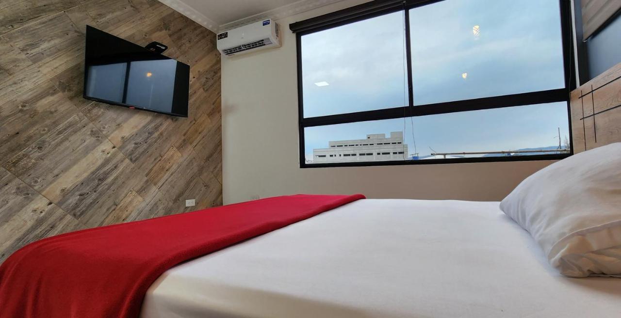 Hotel Murali - Cerca Del Aeropuerto De Guayaquil Ngoại thất bức ảnh
