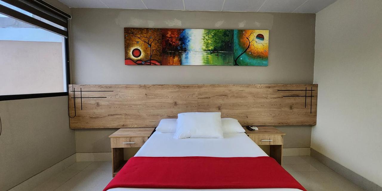 Hotel Murali - Cerca Del Aeropuerto De Guayaquil Ngoại thất bức ảnh