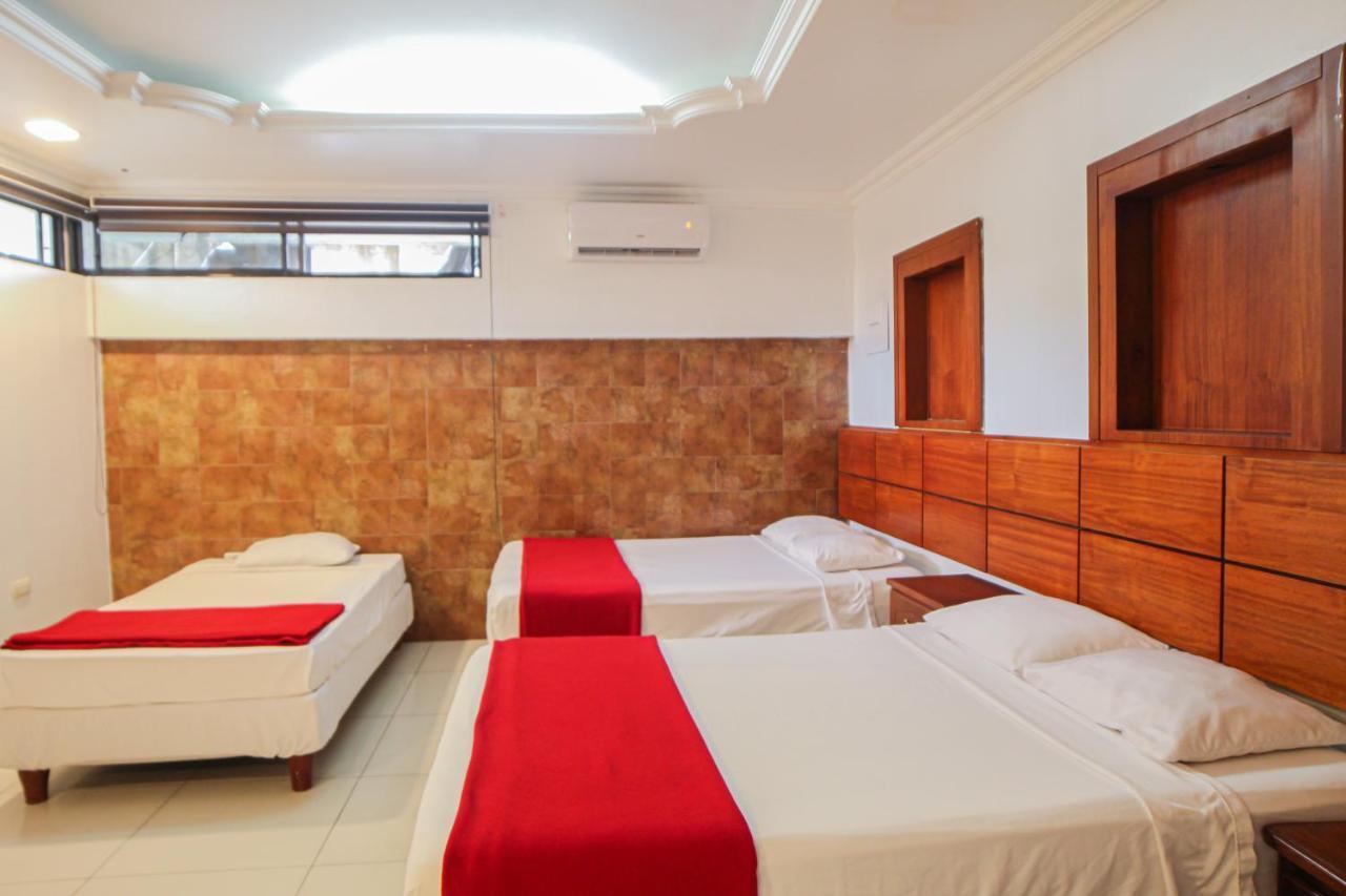Hotel Murali - Cerca Del Aeropuerto De Guayaquil Ngoại thất bức ảnh
