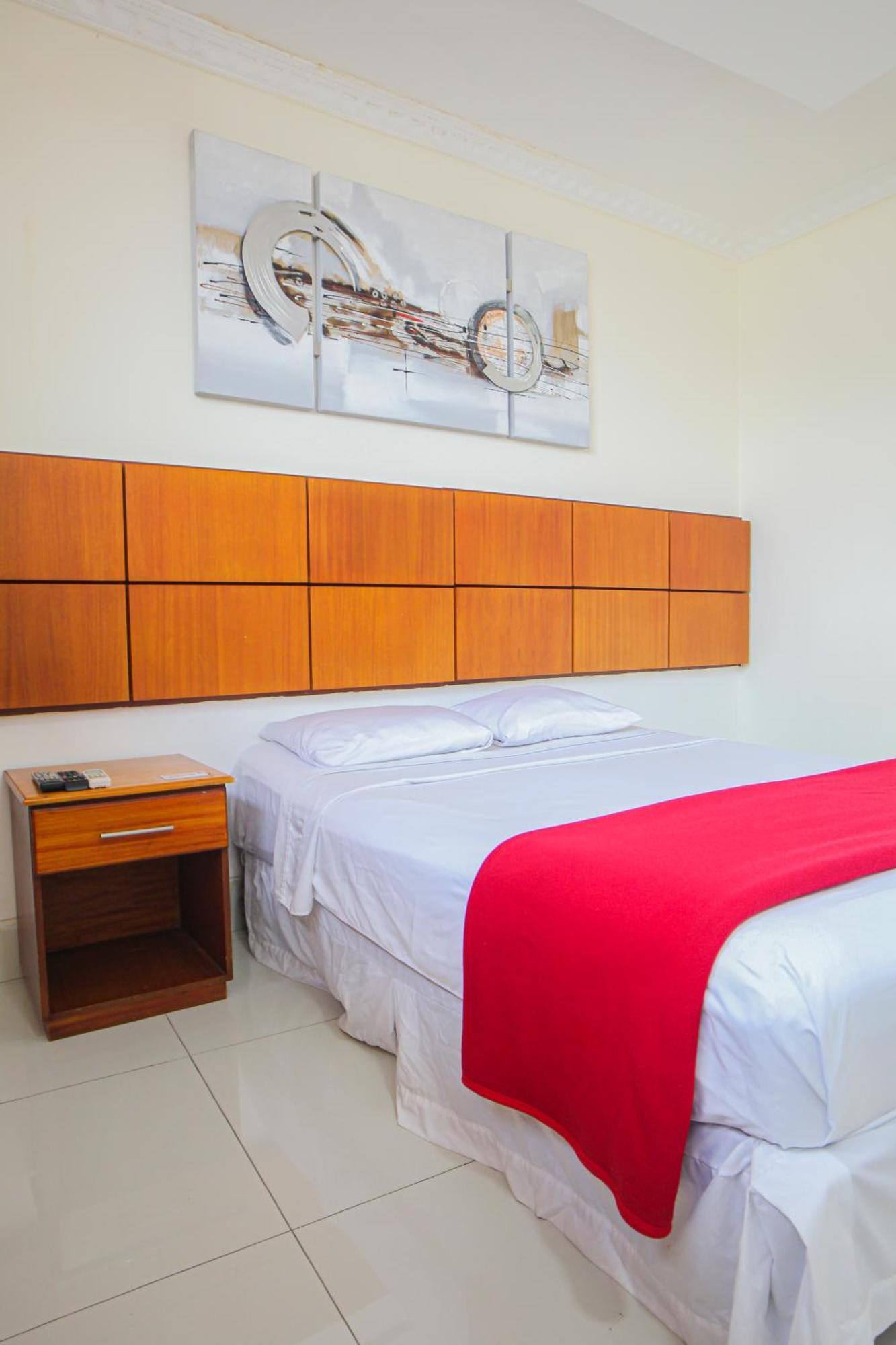 Hotel Murali - Cerca Del Aeropuerto De Guayaquil Ngoại thất bức ảnh