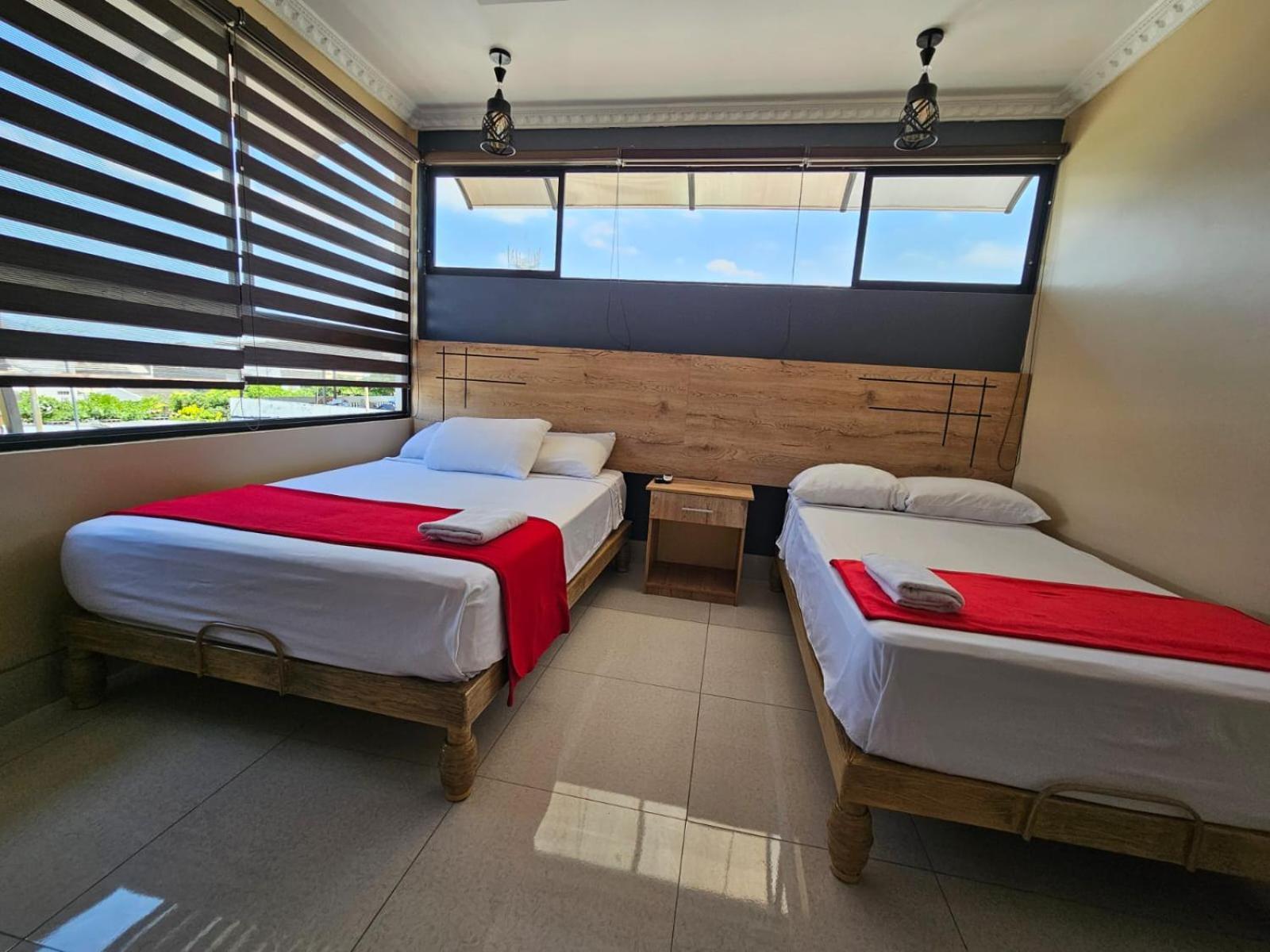 Hotel Murali - Cerca Del Aeropuerto De Guayaquil Ngoại thất bức ảnh