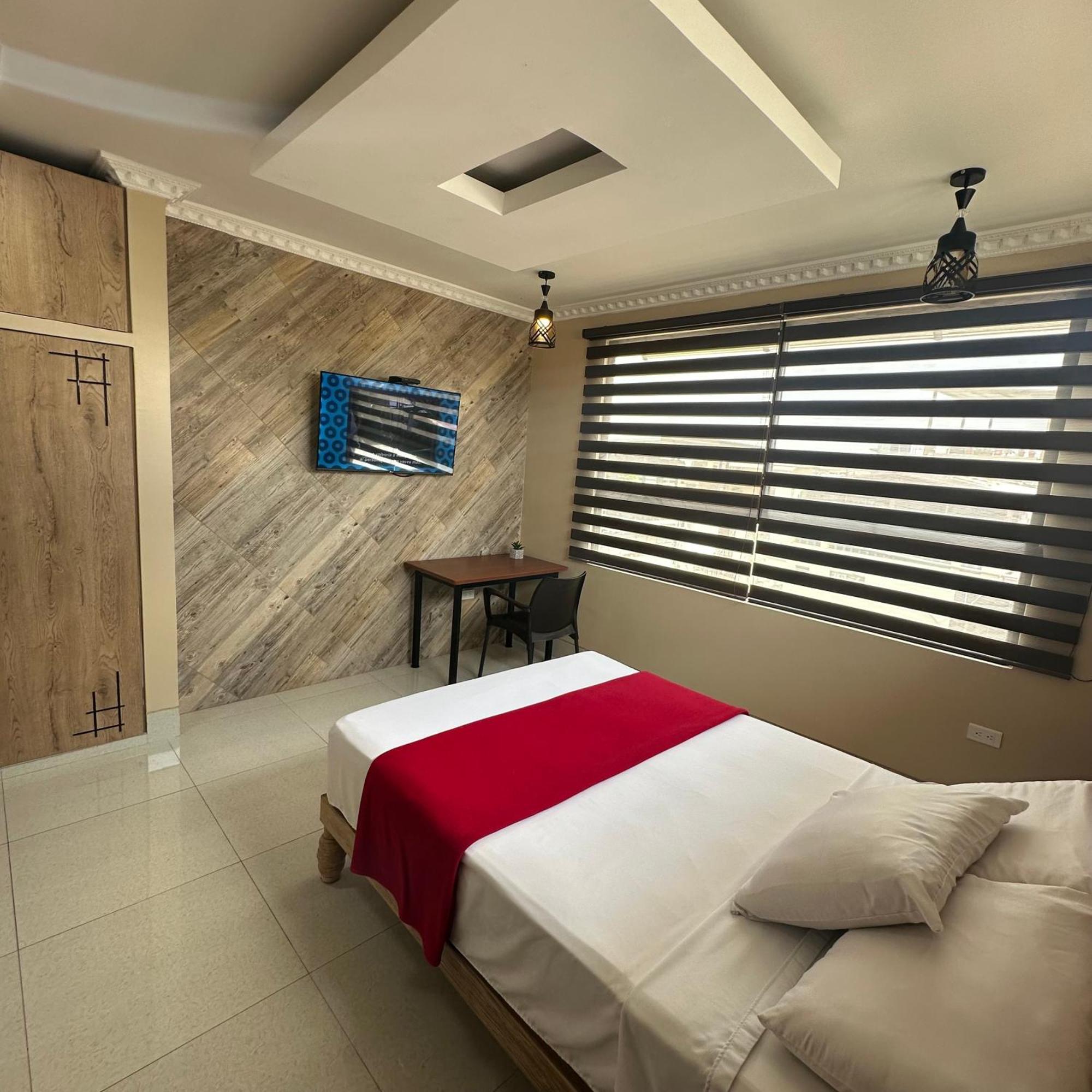 Hotel Murali - Cerca Del Aeropuerto De Guayaquil Ngoại thất bức ảnh