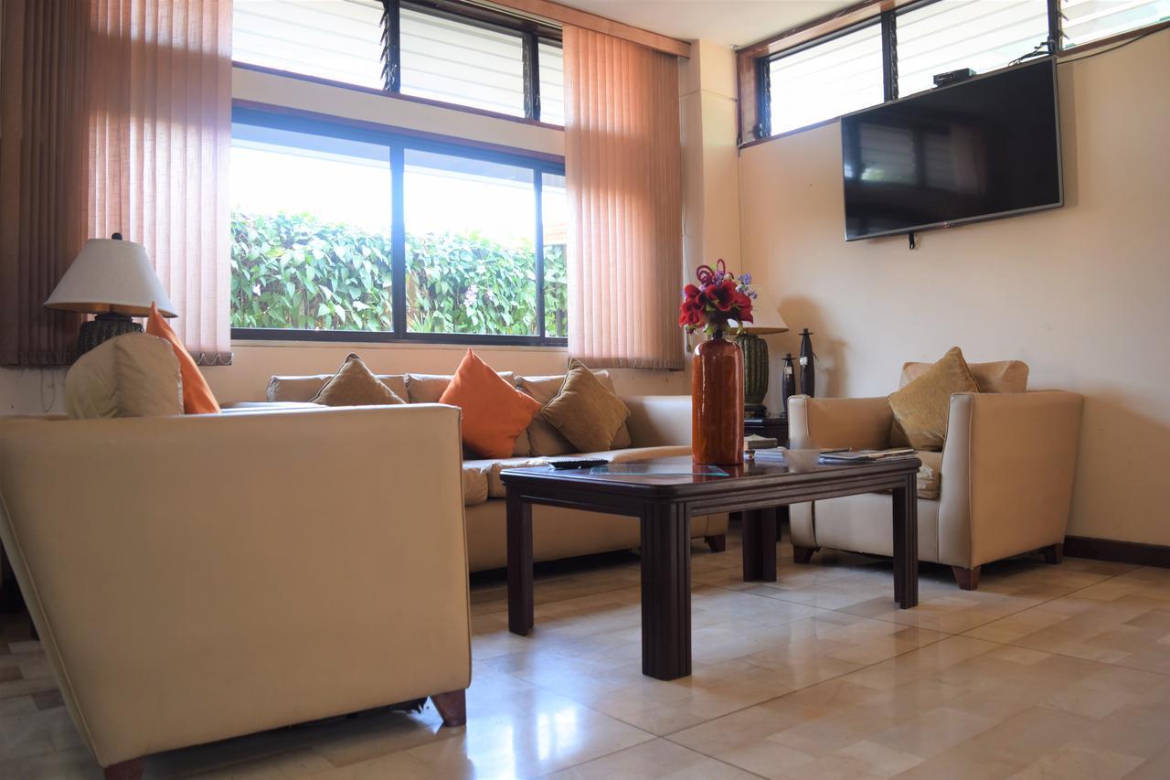 Hotel Murali - Cerca Del Aeropuerto De Guayaquil Ngoại thất bức ảnh