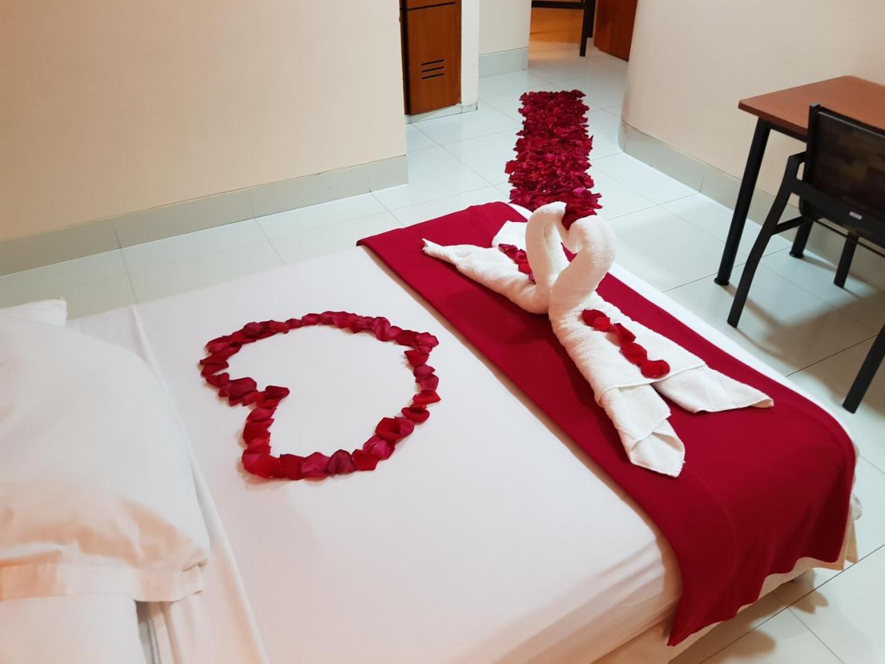 Hotel Murali - Cerca Del Aeropuerto De Guayaquil Ngoại thất bức ảnh