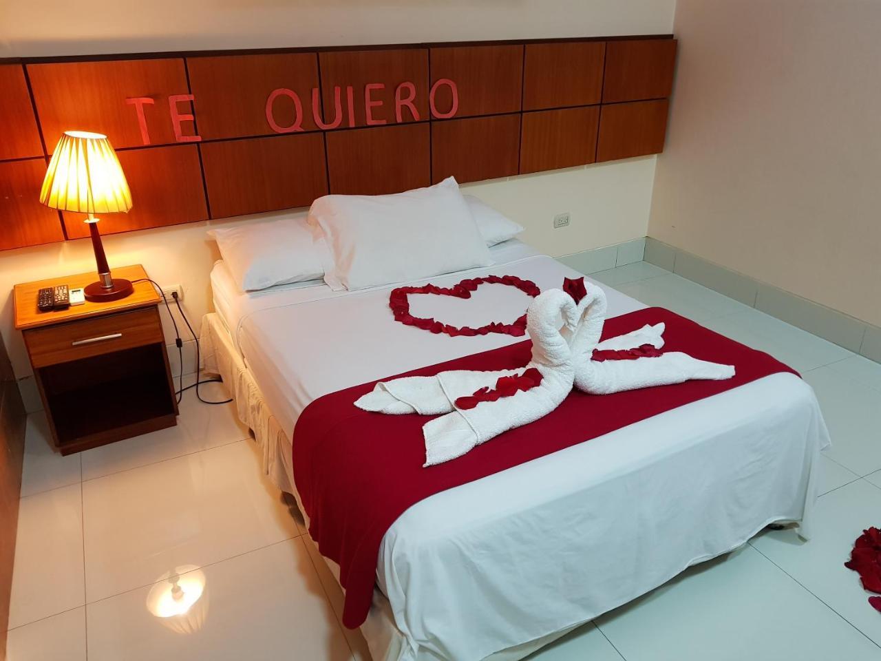 Hotel Murali - Cerca Del Aeropuerto De Guayaquil Ngoại thất bức ảnh